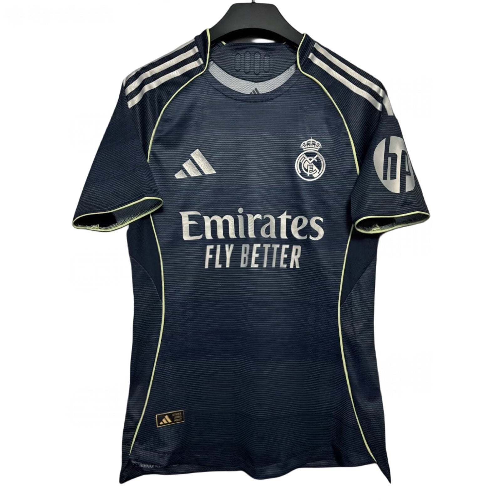 SEGUNDA EQUIPACIÓN REAL MADRID 2025-26