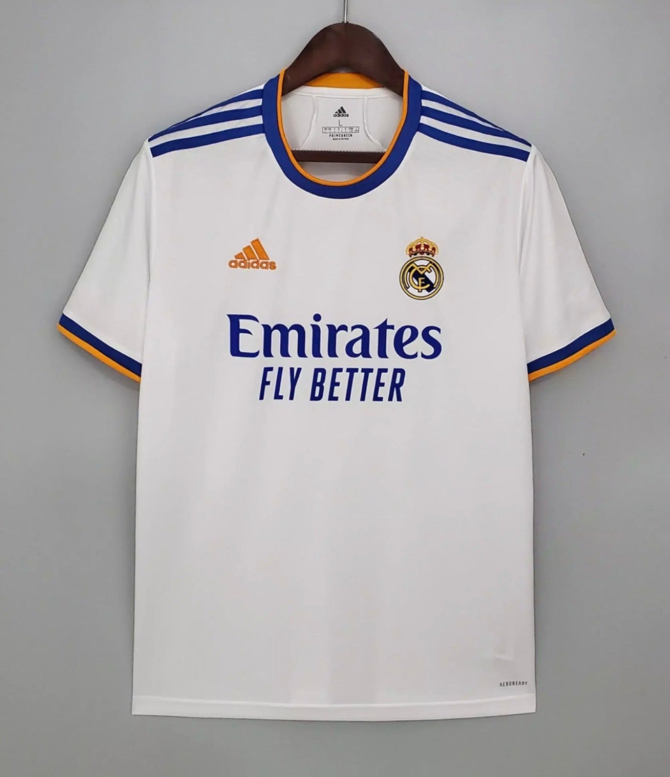 04D872CB-9BB1-49A6-A181-C40463428C93 EQUIPACIÓN RETRO REAL MADRID 2021-22 - Imagen 1