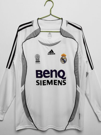 EQUIPACIÓN RETRO REAL MADRID 2006-07 MANGA LARGA