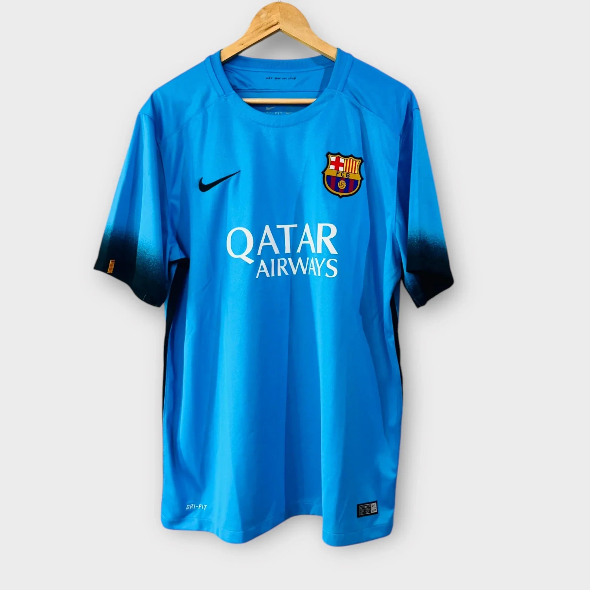 697992F8-106B-4256-95FE-5E8B8E5C8C0B EQUIPACIÓN RETRO FC BARCELONA TERCERA EQUIPACIÓN 2014-15 - Imagen 1