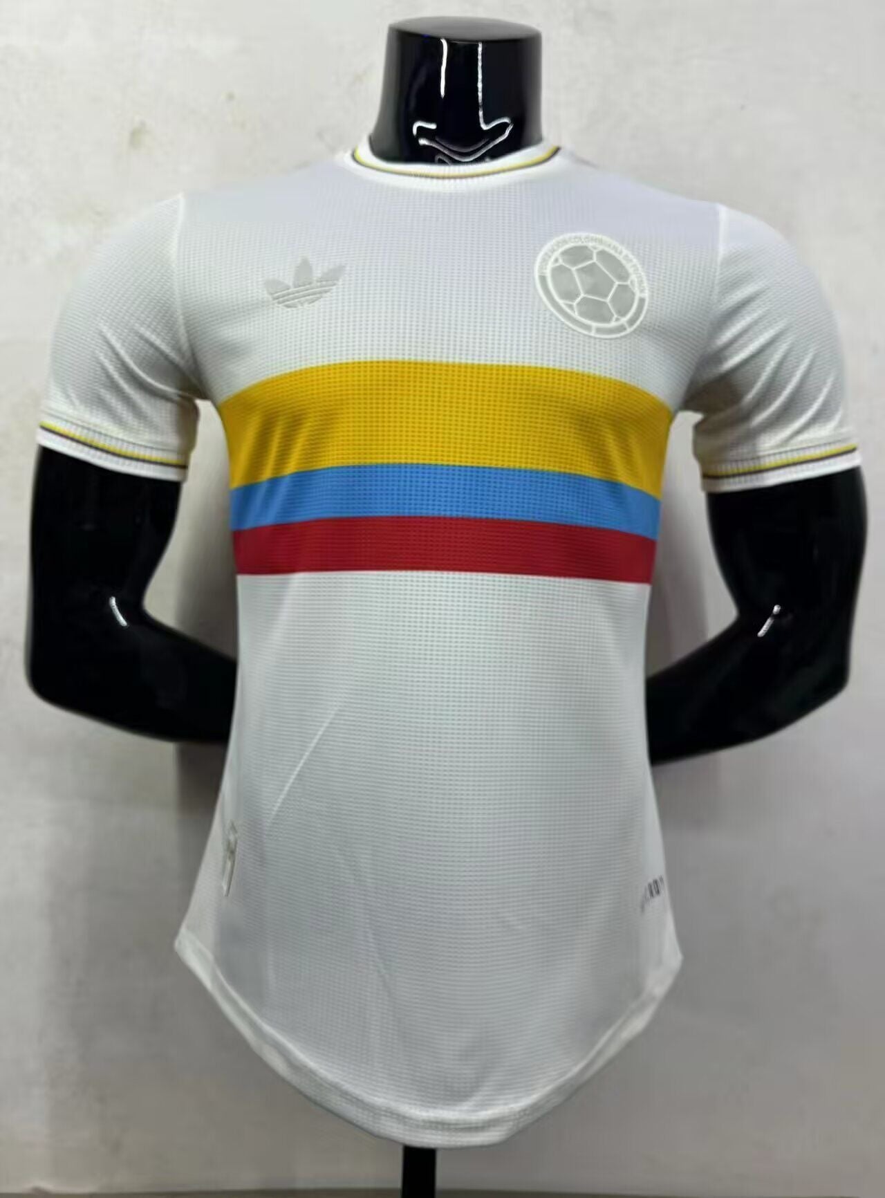 abb83e97 EQUIPACIÓN COLOMBIA 100 AÑOS - Imagen 1