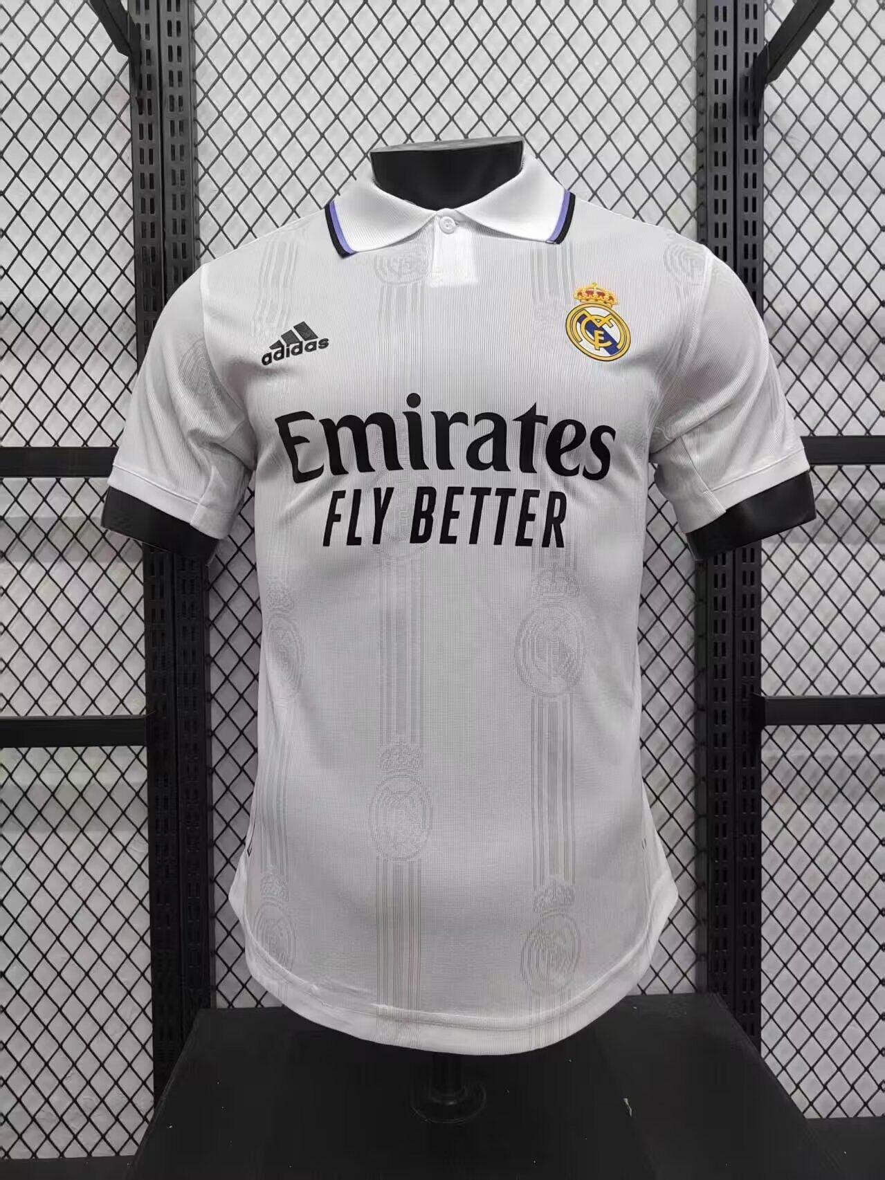 bed95c2d EQUIPACIÓN RETRO REAL MADRID 2022-23 - Imagen 1
